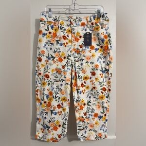 St. John's Bay Floral Mid Rise Capri NWT